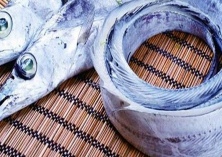 休渔期进口带鱼“上餐桌”