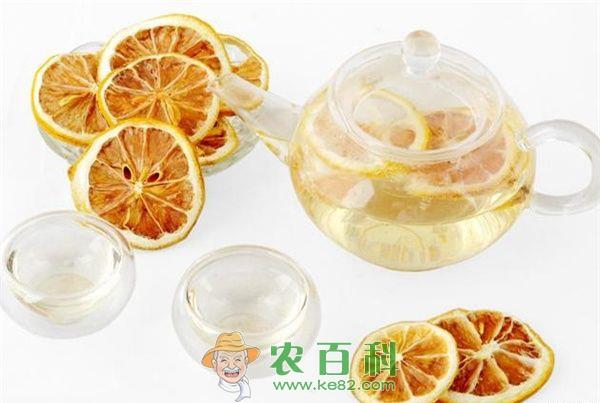 柠檬片泡水的功效 柠檬片泡水的功效
