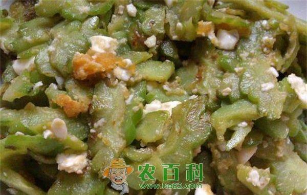 苦瓜炒蛋的做法