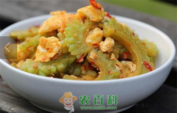 苦瓜炒蛋的做法