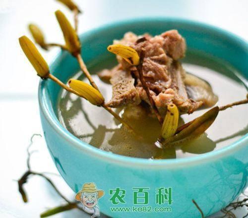 农村这种长在石壁上的“仙桃”，是名贵的补药，功效堪比人参！