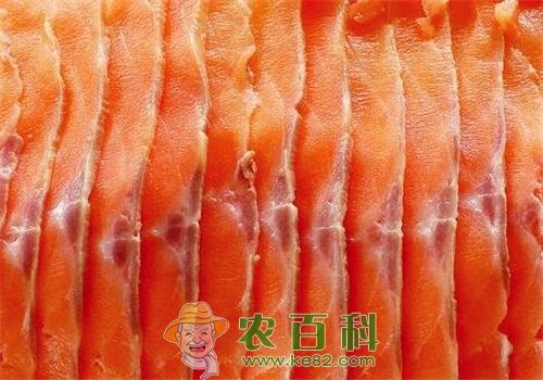 淡水养殖的虹鳟到底是不是三文鱼？现在价格在多少钱一斤？可以生吃吗？