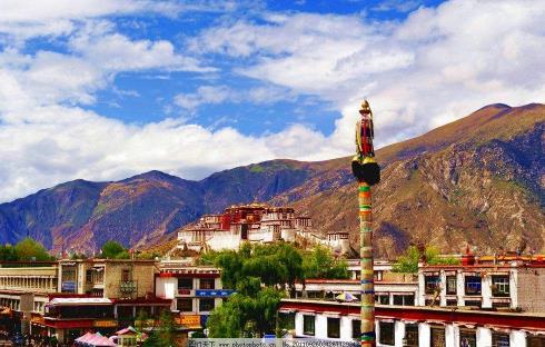 为什么布达拉宫被称为西藏建筑艺术的精华