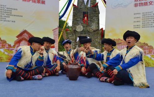 羌族酒文化:羌族“咂酒”是怎样的一种酒 羌族酒文化:羌族“咂酒”是怎样的一种酒
