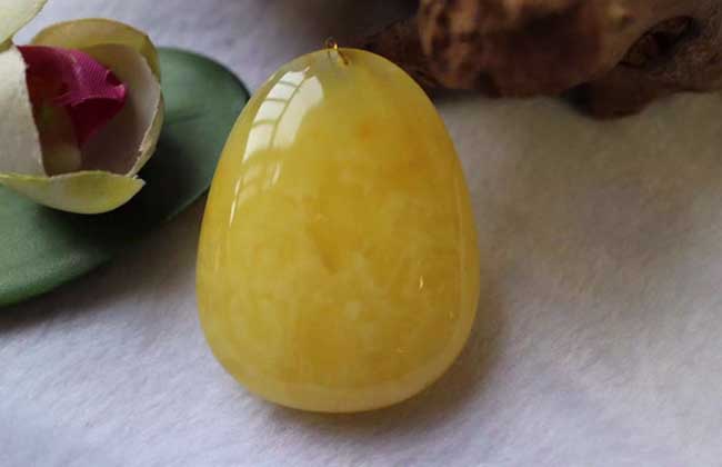 琥珀是怎么形成的？