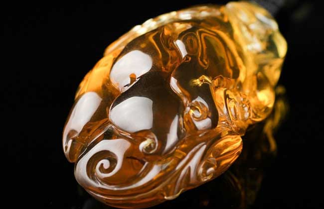 琥珀是怎么形成的？