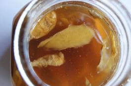 生姜泡水喝的功效与作用