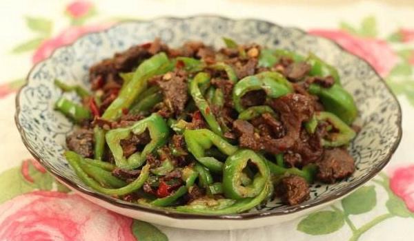 辣椒炒牛肉的做法大全 青椒炒牛肉的食用价值