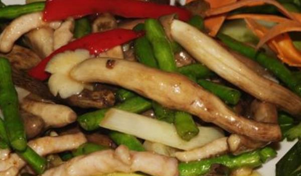 荔枝菌功效与作用及禁忌 荔枝菌生长什么地方