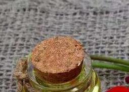 如何使用天竺葵精油（天竺葵精油使用多久）